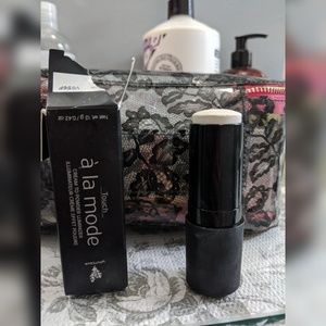 Younqiue Cream to Powder Luminizer -Iridescent